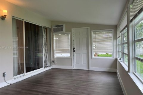 Villa ou maison à vendre à Fort Lauderdale, Floride: 2 chambres, 147.34 m2 № 2328973 - photo 19