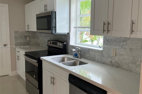 Villa ou maison à vendre à Fort Lauderdale, Floride: 2 chambres, 147.34 m2 № 2328973 - photo 25