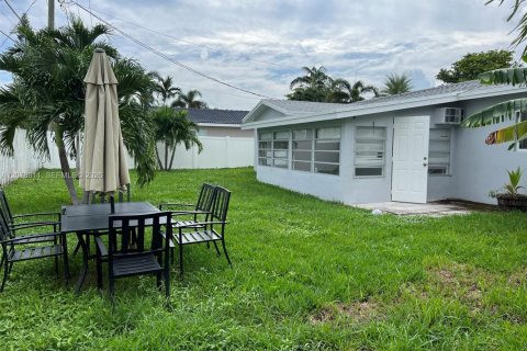 Villa ou maison à vendre à Fort Lauderdale, Floride: 2 chambres, 147.34 m2 № 2328973 - photo 12