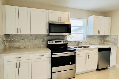 Villa ou maison à vendre à Fort Lauderdale, Floride: 2 chambres, 147.34 m2 № 2328973 - photo 26