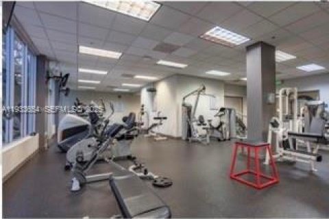 Condo in Sunny Isles Beach, Florida, 2 bedrooms  № 1991456 - photo 27