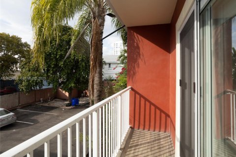 Townhouse in Miami, Florida 2 bedrooms, 83.61 sq.m. № 2055526 - photo 28
