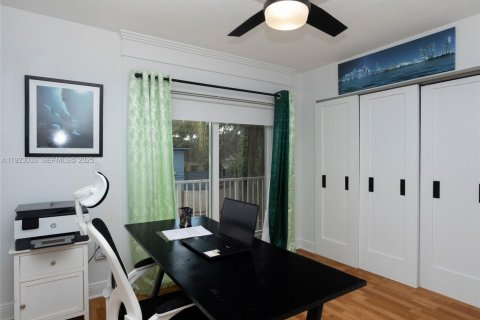 Townhouse in Miami, Florida 2 bedrooms, 83.61 sq.m. № 2055526 - photo 27
