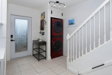 Townhouse in Miami, Florida 2 bedrooms, 83.61 sq.m. № 2055526 - photo 14
