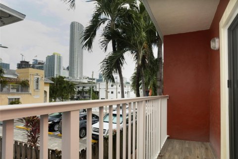 Townhouse in Miami, Florida 2 bedrooms, 83.61 sq.m. № 2055526 - photo 23