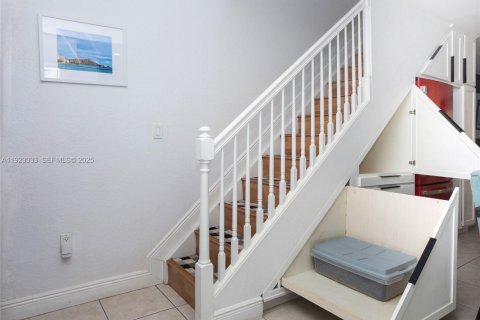 Townhouse in Miami, Florida 2 bedrooms, 83.61 sq.m. № 2055526 - photo 16