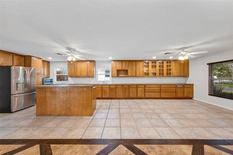 Villa ou maison à vendre à Orlando, Floride: 4 chambres, 199.93 m2 № 2220451 - photo 15
