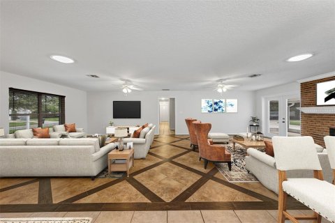 Villa ou maison à vendre à Orlando, Floride: 4 chambres, 199.93 m2 № 2220451 - photo 12