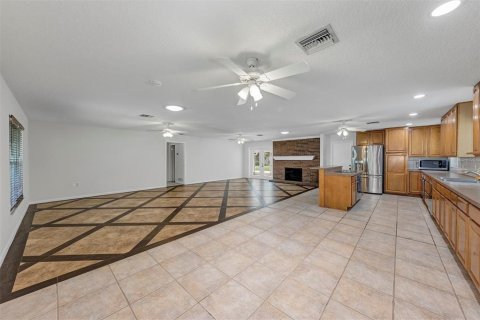 Villa ou maison à vendre à Orlando, Floride: 4 chambres, 199.93 m2 № 2220451 - photo 13