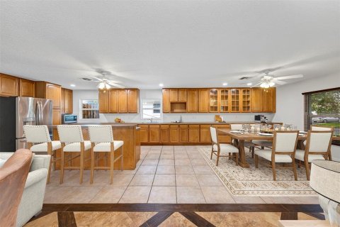 Villa ou maison à vendre à Orlando, Floride: 4 chambres, 199.93 m2 № 2220451 - photo 16