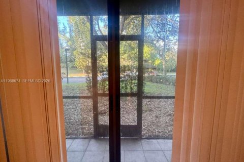 Condominio en venta en Lauderhill, Florida, 1 dormitorio, 74.32 m2 № 2031708 - foto 11