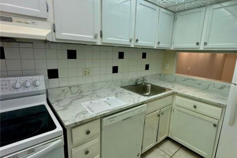 Condominio en venta en Lauderhill, Florida, 1 dormitorio, 74.32 m2 № 2031708 - foto 14