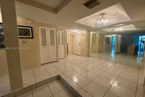 Condominio en venta en Lauderhill, Florida, 1 dormitorio, 74.32 m2 № 2031708 - foto 13