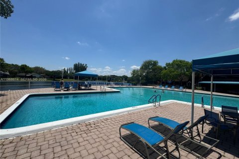 Condominio en venta en Lauderhill, Florida, 1 dormitorio, 74.32 m2 № 2031708 - foto 30