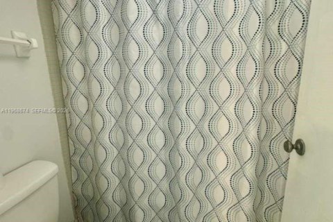 Condominio en venta en Lauderhill, Florida, 1 dormitorio, 74.32 m2 № 2031708 - foto 27