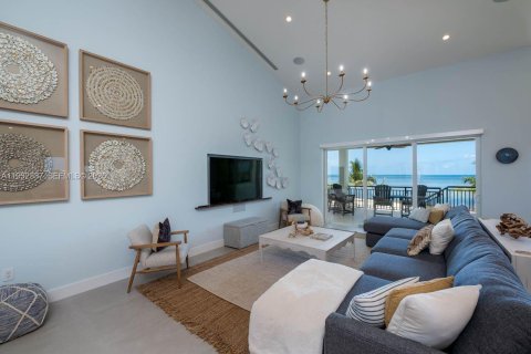 Casa en venta en Marathon, Florida, 5 dormitorios, 319.03 m2 № 1991004 - foto 17