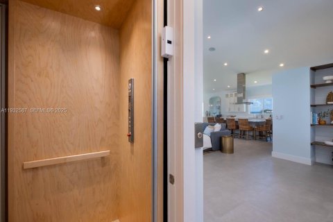 Casa en venta en Marathon, Florida, 5 dormitorios, 319.03 m2 № 1991004 - foto 19