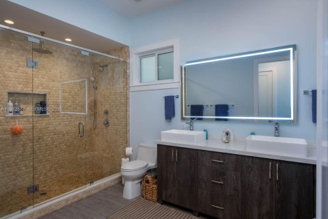 Casa en venta en Marathon, Florida, 5 dormitorios, 319.03 m2 № 1991004 - foto 23