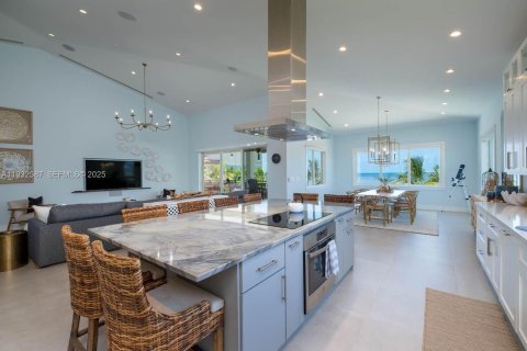 Casa en venta en Marathon, Florida, 5 dormitorios, 319.03 m2 № 1991004 - foto 15