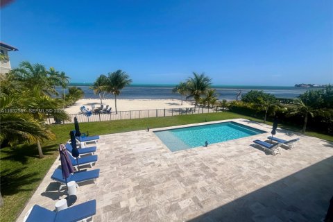 Casa en venta en Marathon, Florida, 5 dormitorios, 319.03 m2 № 1991004 - foto 4