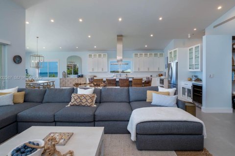 Casa en venta en Marathon, Florida, 5 dormitorios, 319.03 m2 № 1991004 - foto 18