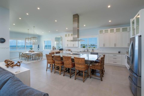 Casa en venta en Marathon, Florida, 5 dormitorios, 319.03 m2 № 1991004 - foto 10