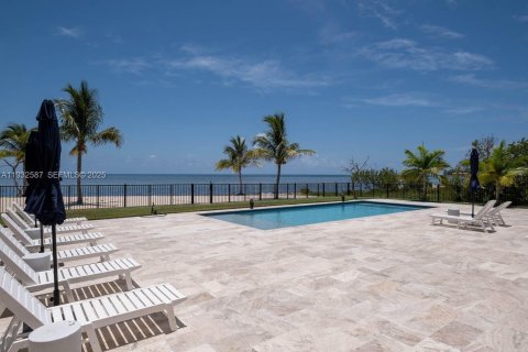 Casa en venta en Marathon, Florida, 5 dormitorios, 319.03 m2 № 1991004 - foto 6