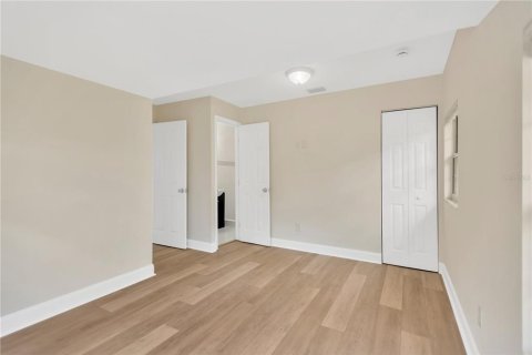 Casa en venta en Brandon, Florida, 4 dormitorios, 222.41 m2 № 1900222 - foto 30