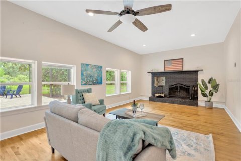 Casa en venta en Brandon, Florida, 4 dormitorios, 222.41 m2 № 1900222 - foto 9