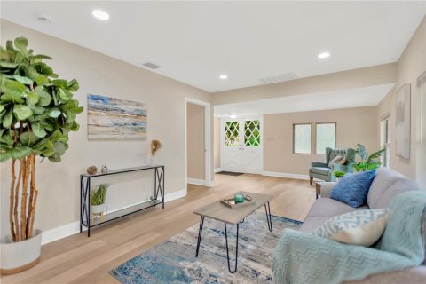 Casa en venta en Brandon, Florida, 4 dormitorios, 222.41 m2 № 1900222 - foto 14