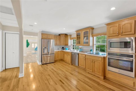 Casa en venta en Brandon, Florida, 4 dormitorios, 222.41 m2 № 1900222 - foto 3