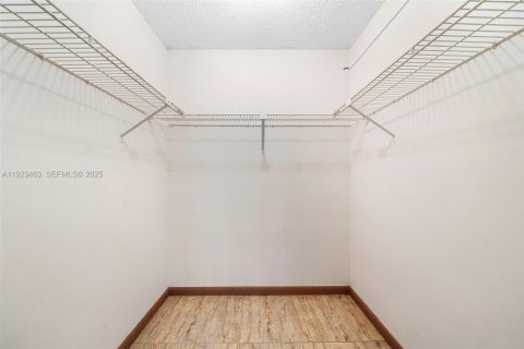 Copropriété à louer à Sunny Isles Beach, Floride: 3 chambres, 114.27 m2 № 1977443 - photo 28