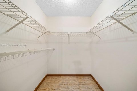 Copropriété à louer à Sunny Isles Beach, Floride: 3 chambres, 114.27 m2 № 1977443 - photo 22