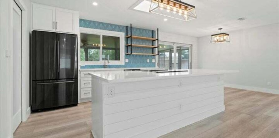 House in Atlantic Beach, Florida 3 bedrooms, 176.51 sq.m. № 767695