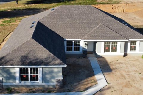 House in Dade City, Florida 4 bedrooms, 237.55 sq.m. № 2145502 - photo 6