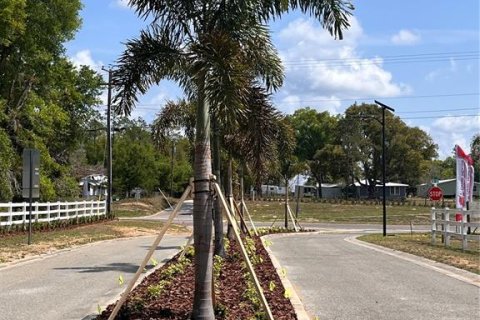 House in Dade City, Florida 4 bedrooms, 237.55 sq.m. № 2145502 - photo 22