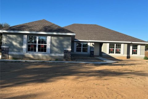 House in Dade City, Florida 4 bedrooms, 237.55 sq.m. № 2145502 - photo 2