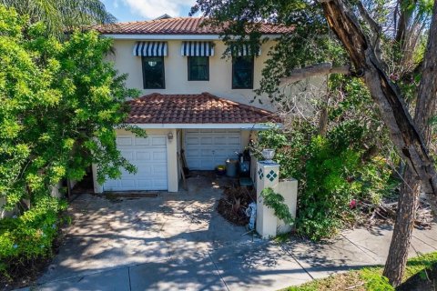 Villa ou maison à vendre à Tampa, Floride: 4 chambres, 309.74 m2 № 2388925 - photo 24