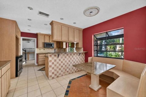 Villa ou maison à vendre à Tampa, Floride: 4 chambres, 309.74 m2 № 2388925 - photo 12