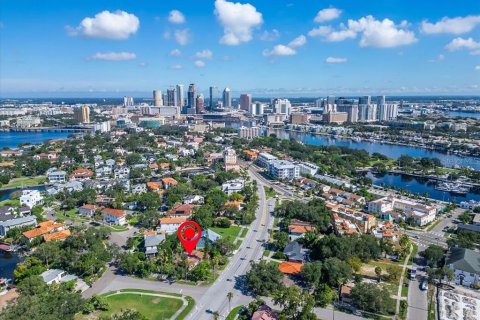 Villa ou maison à vendre à Tampa, Floride: 4 chambres, 309.74 m2 № 2388925 - photo 7
