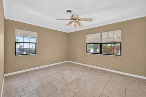 Villa ou maison à vendre à Tampa, Floride: 4 chambres, 309.74 m2 № 2388925 - photo 14