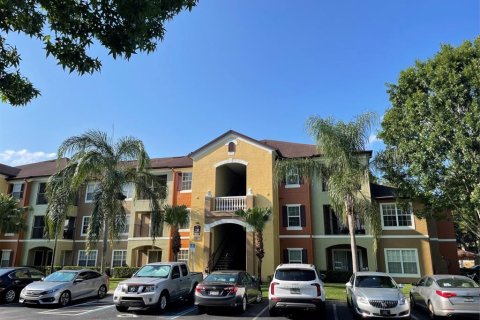 Apartamento en alquiler en Orlando, Florida, 3 dormitorios, 110.27 m2 № 1819142 - foto 1