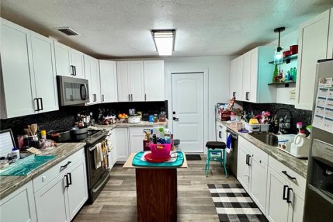 Casa en venta en Port Charlotte, Florida, 3 dormitorios, 149.85 m2 № 1903680 - foto 8