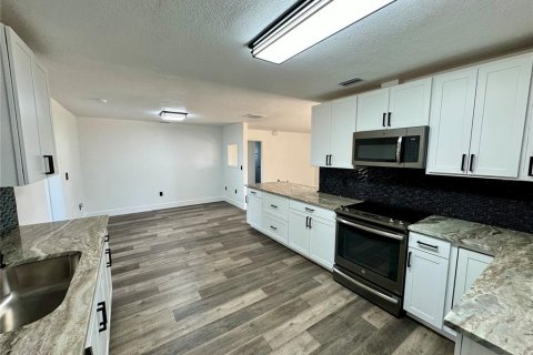 Casa en venta en Port Charlotte, Florida, 3 dormitorios, 149.85 m2 № 1903680 - foto 7