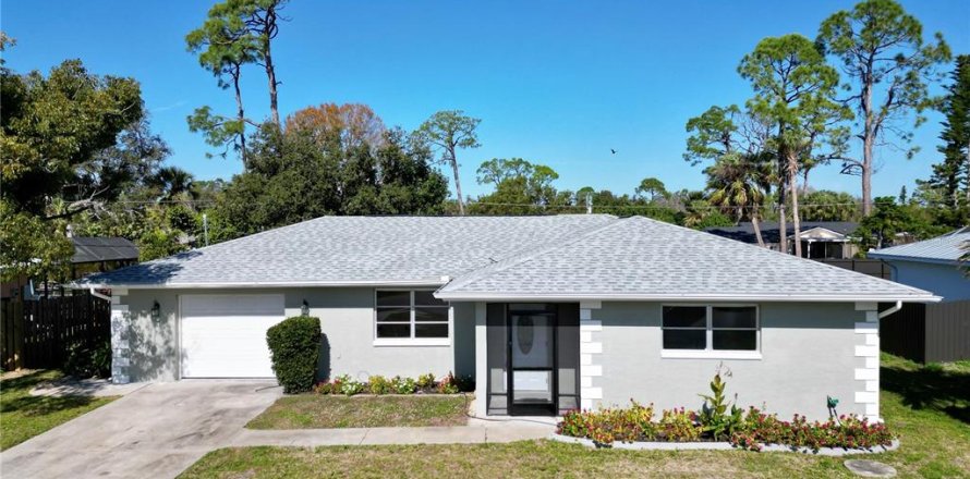 Casa en Port Charlotte, Florida 3 dormitorios, 149.85 m2 № 1903680