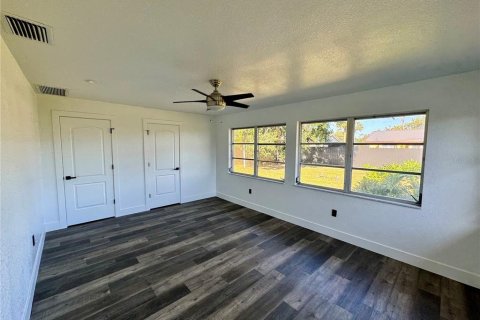 Casa en venta en Port Charlotte, Florida, 3 dormitorios, 149.85 m2 № 1903680 - foto 13