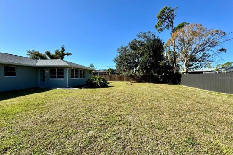 Casa en venta en Port Charlotte, Florida, 3 dormitorios, 149.85 m2 № 1903680 - foto 30