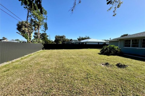 Casa en venta en Port Charlotte, Florida, 3 dormitorios, 149.85 m2 № 1903680 - foto 29