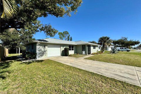 Casa en venta en Port Charlotte, Florida, 3 dormitorios, 149.85 m2 № 1903680 - foto 25