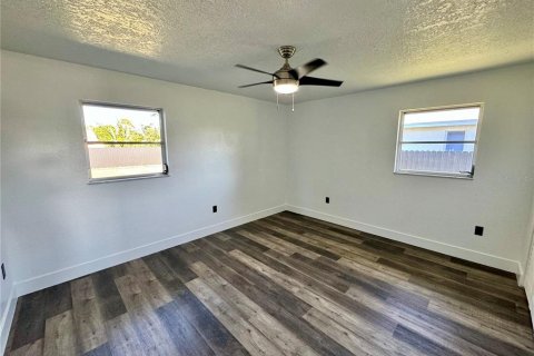 Casa en venta en Port Charlotte, Florida, 3 dormitorios, 149.85 m2 № 1903680 - foto 19